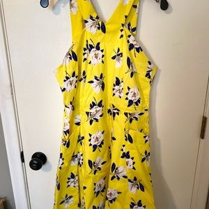 Draper James Floral Dress sz 10 w/pockets!